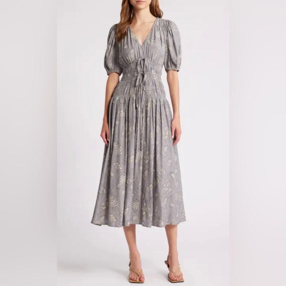 MOON RIVER V-Neck A-Line Dress Size Medium